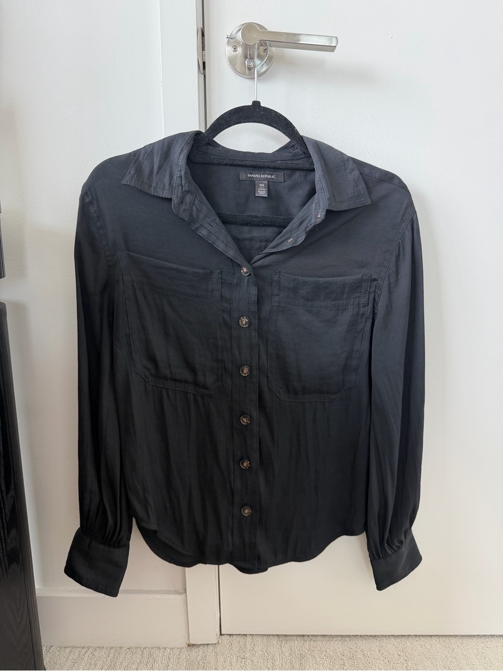 Banana Republic Classic Black Button-Up Blouse - Picture 4 of 4